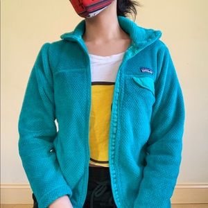 Patagonia fuzzy blue  jacket 
XS
